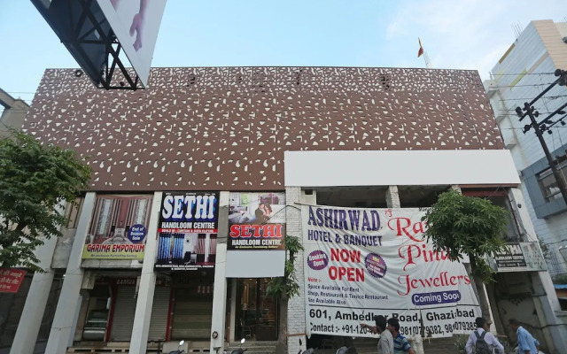 OYO 9384 Hotel Ashirwad