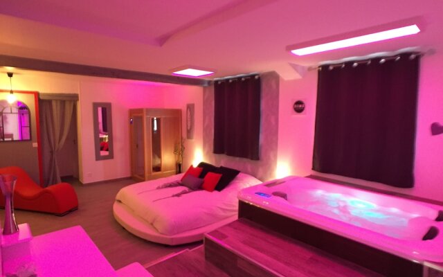 Domaine des 3 Chateaux - Suite Cupidon