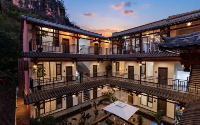 Hetian Qiuse Zhenshan Hotel (Puzhehei Scenic Area Swan Lake Hotel) – Exterior – Qiubei