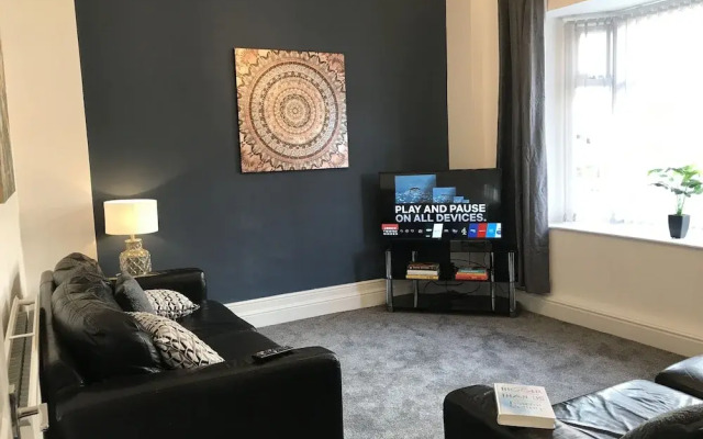 Stylish 3-bed Preston Home for Relaxing Comfy Stay