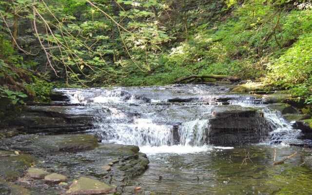 Tentrr - Hemlock Gorge Hideaway