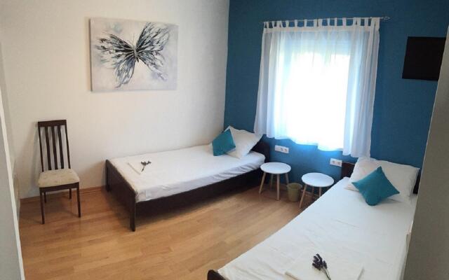 Nikola M - 2 Bedrooms - A4