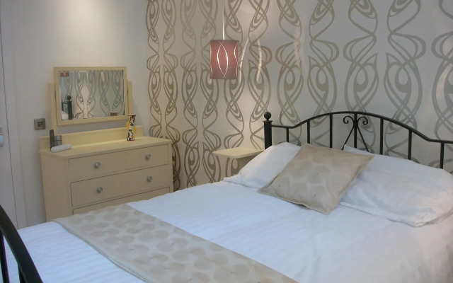 Crieff Armoury Luxury Self Catering Apartment
