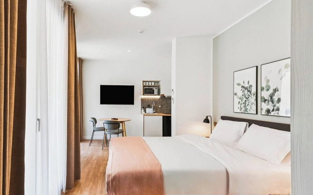 Limehome Piraeus Iris