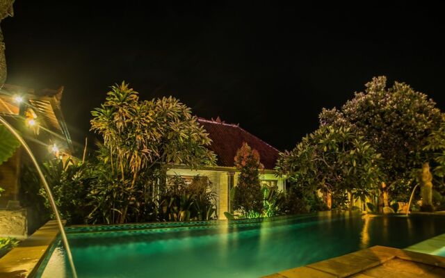 Warisan Villa By Yom