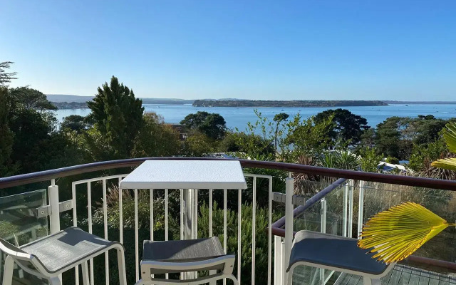 Harbour Heights Hotel