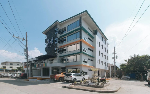 Sans Hotel near Enchanted Kingdom