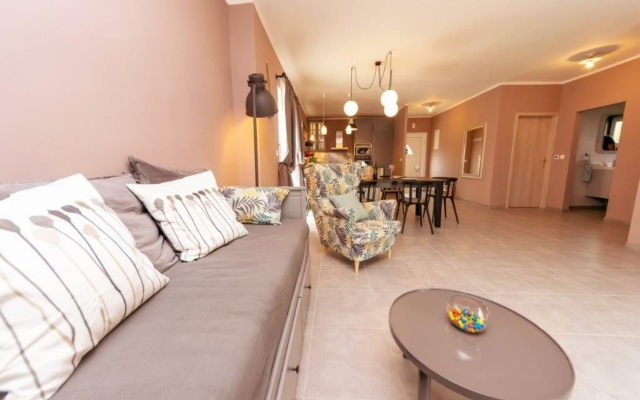 Apartment Darko 2 - 50 m from sea: A6 Sukosan, Zadar riviera