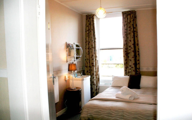 Lumsden Hotel
