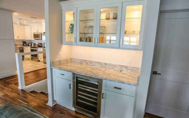 205 Bayview Ave. - M