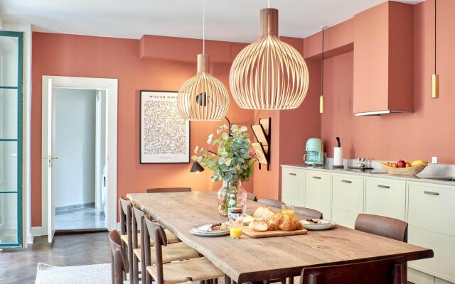 4br, Balcony, Extreme Location and Designer Apt