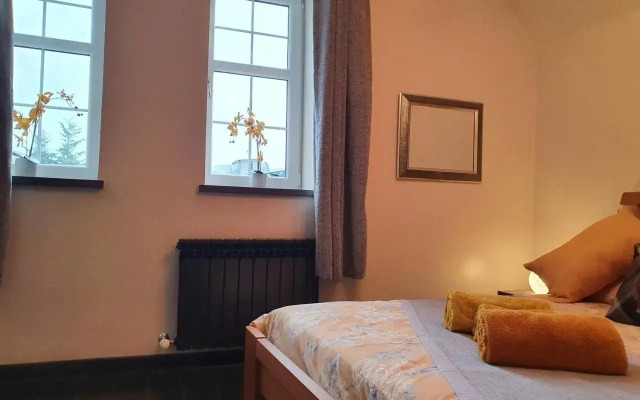The Cot House Inn