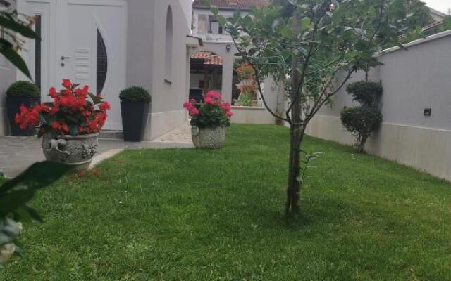 Apartment Slisko with Terrace and Garden