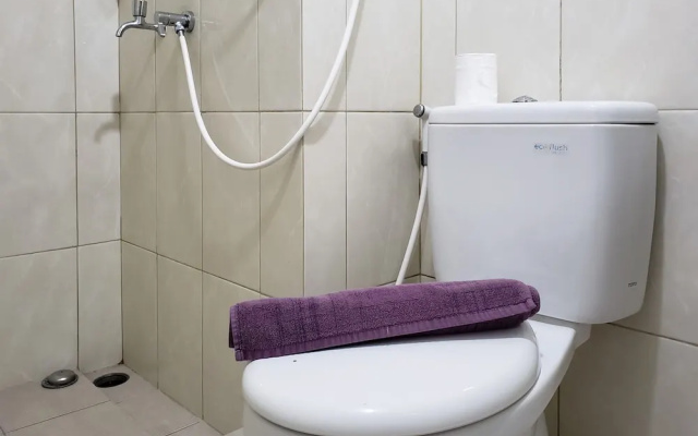 Comfort Living 2Br at Springlake Summarecon Bekasi Apartment – Bathroom – Bekasi