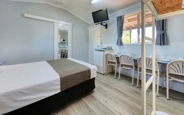 Bottle Tree Gardens Motel