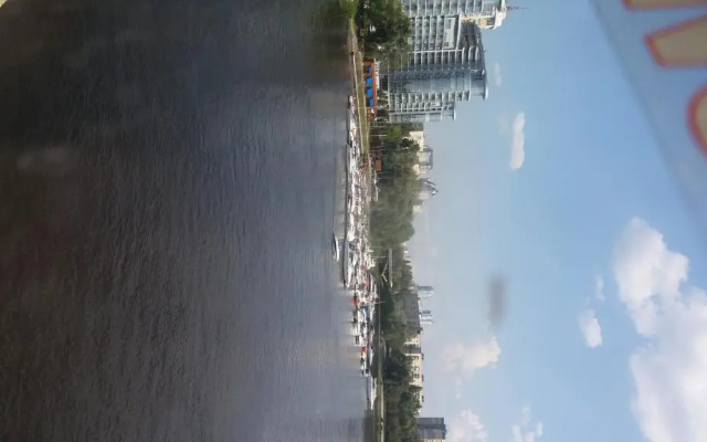Large luxury 4-room apartment with a sauna, near the metro Levoberezhnaya