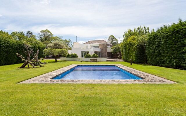 Casa com Piscina e Bungalow em Esposende by Izibookings