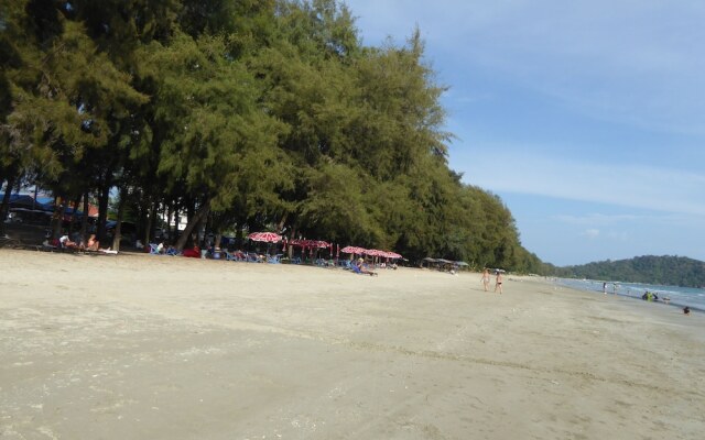VIP Chain Resort