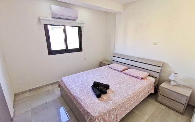 Vasilo Court Seaview City Apartment