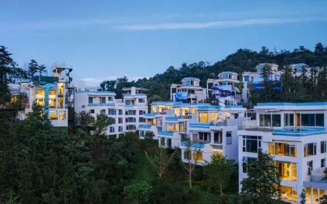 Moganshan High Mountain Forest Adventure Park · Xuan Yong Shilily Hotel