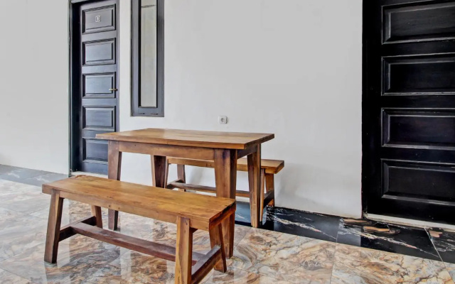Hotel O Purwokerto near Taman Andhang Pangrenan formerly Harvest Inn – Guest Rooms – Purwokerto
