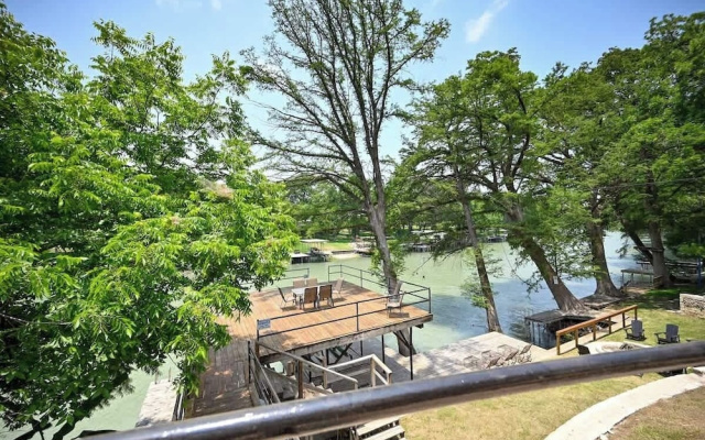 Luxury Lakefront Oasis With Boat Dock-firepit