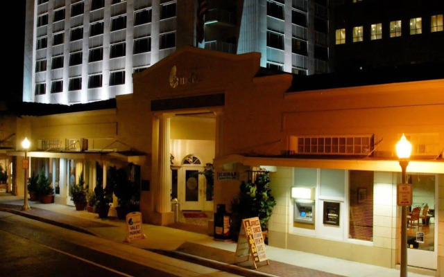 The Banyan Hotel Fort Myers, Tapestry Collection by Hilton