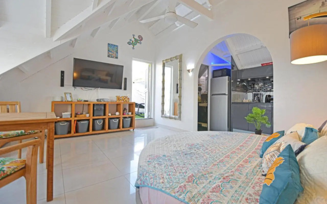 Deja Blue - Comfortable Beachfront condo