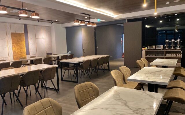 Champ de Roses Hotel