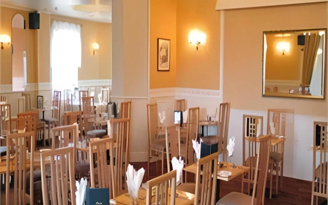 Nethway Hotel