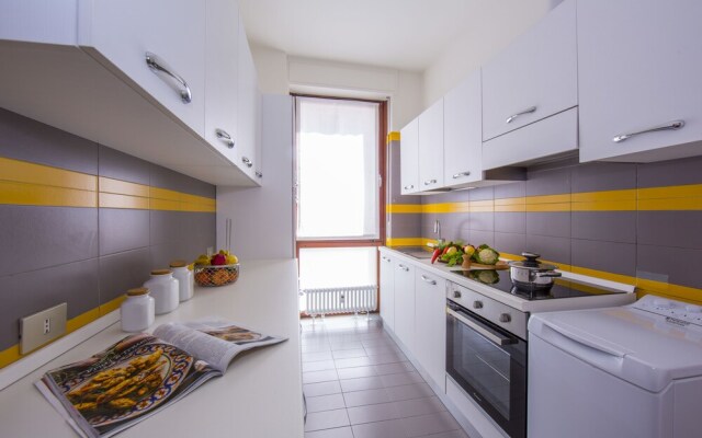 The Square Apartment