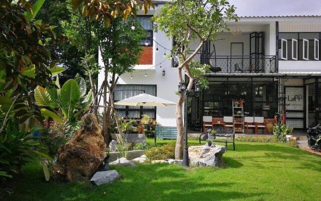 Sherloft Home and Hostel Private Room