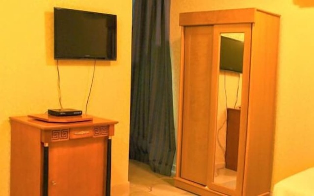 Safari Hotel