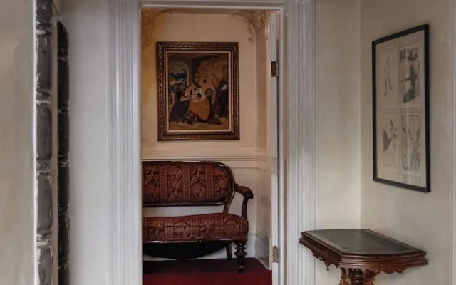 Chateau Tivoli Bed and Breakfast