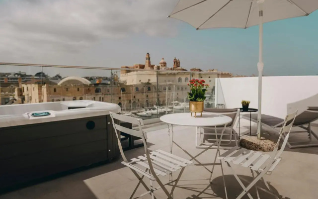 Dock 1 Boutique Hotel