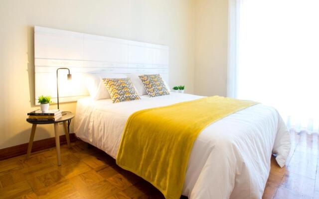 Sunny 4 Bedroom Apartment - with View