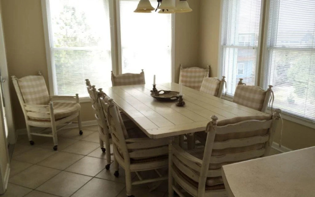 Sandy Toes 3 Bedroom Home by RedAwning