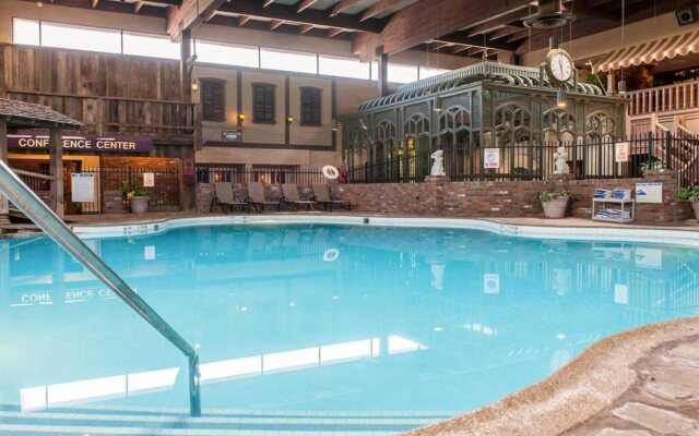 Clarion Hotel And Conference Center