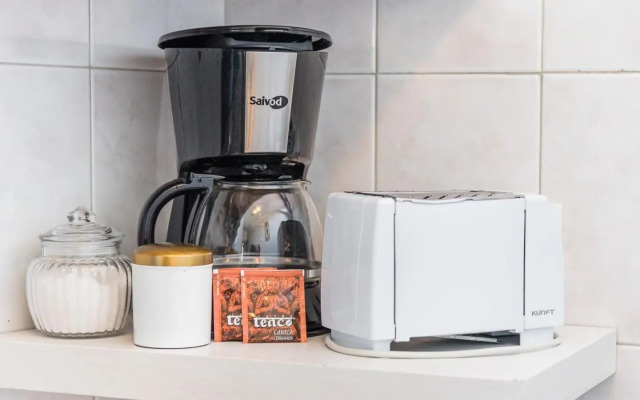 Guestready - Red Stripes