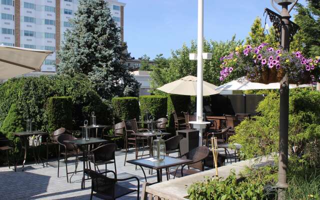 The Garden City Hotel