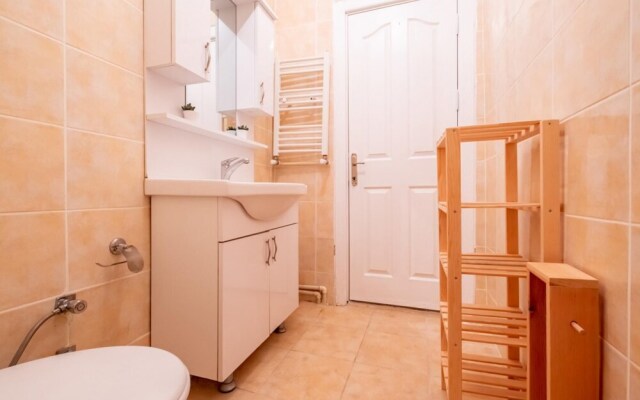 Excellent Flat With Balcony Near Taksim Square