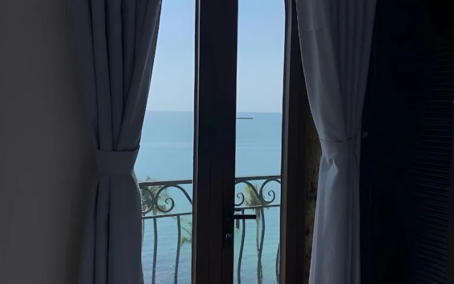 The Room Hotel Phu Quoc - Starbucks