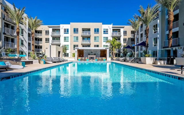 Global Luxury Suites Irvine