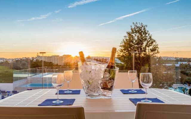 Correeira Luxury Residence T2 F - Albufeira, Pools, Wifi, Bbq, Beach