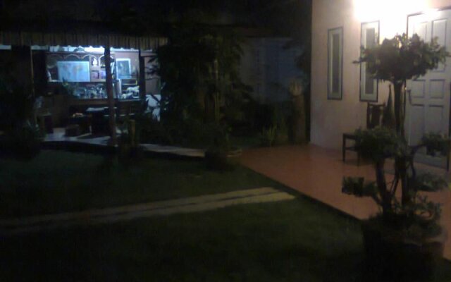 Natcha Guest House