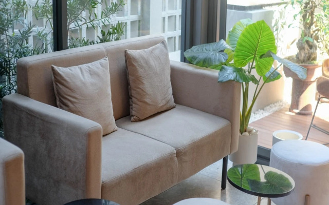 Sans Hotel RG Living Jogja by RedDoorz