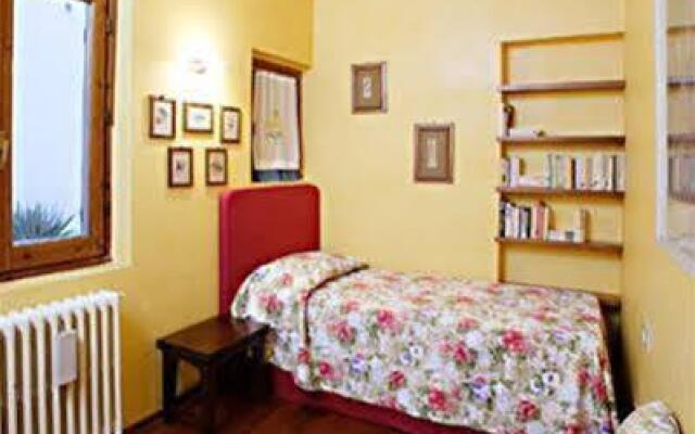 Lambertesca Halldis Apartments