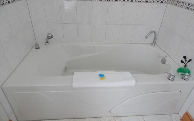 House on Lookout Trace