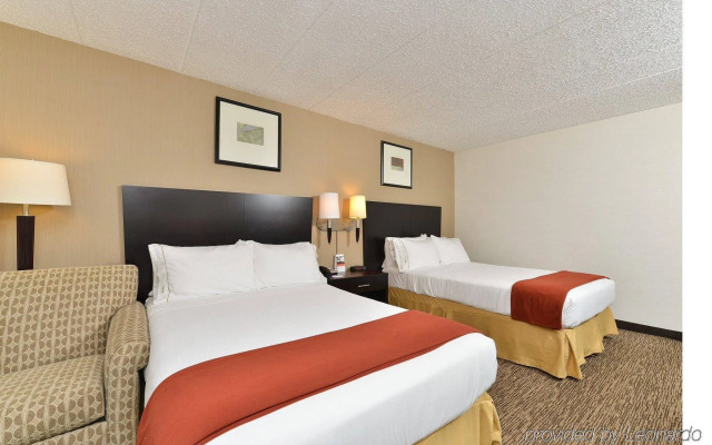 Holiday Inn Express Seaford-Route 13