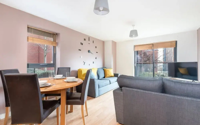 Bouverie Apartment